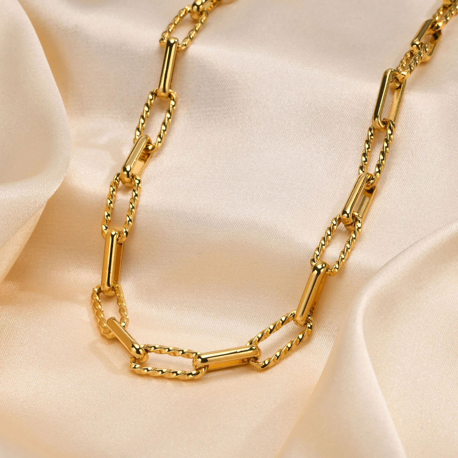 18k Gold Paperclip Chain Necklace - Image 4