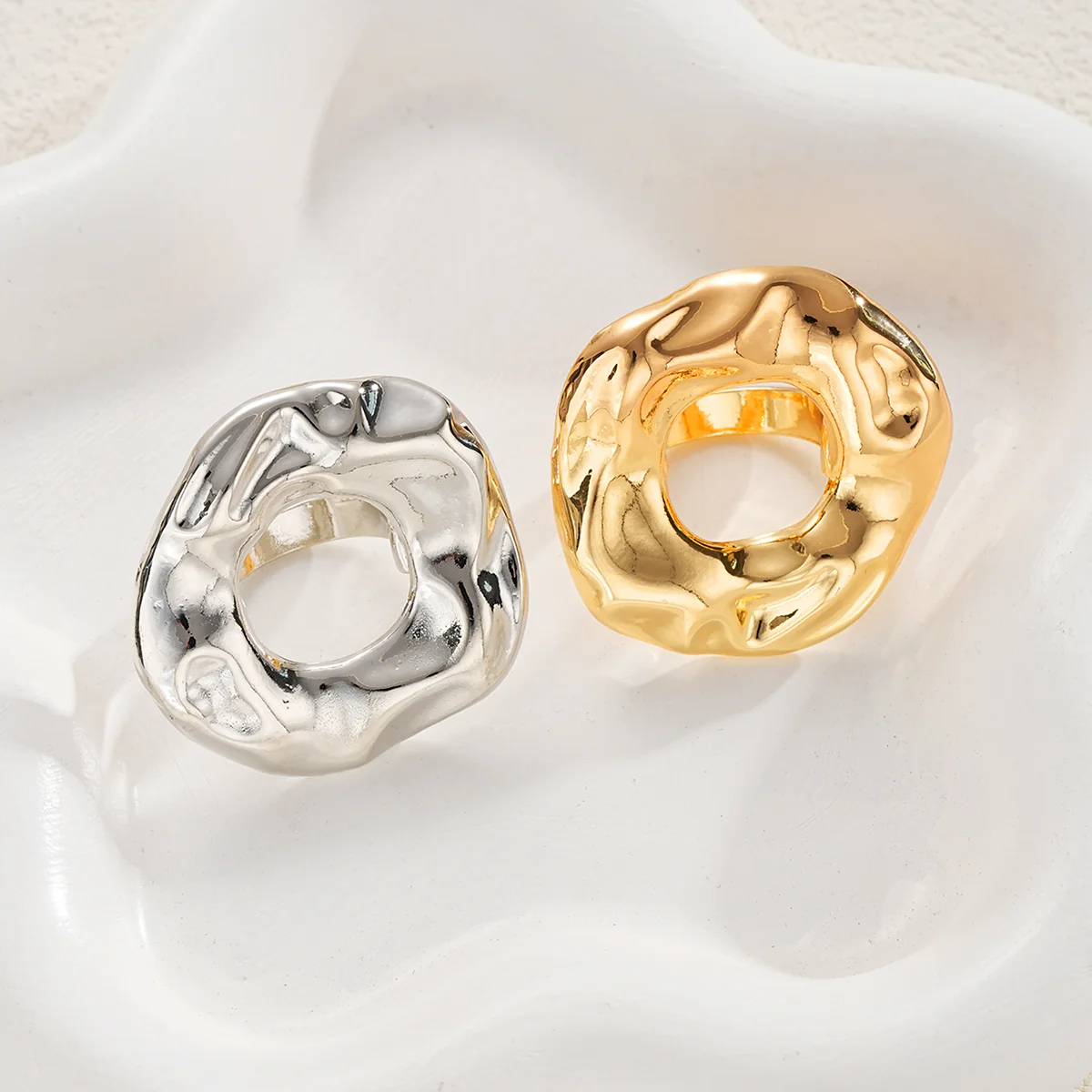 2pc Bold Abstract Circle Ring Set - Image 2