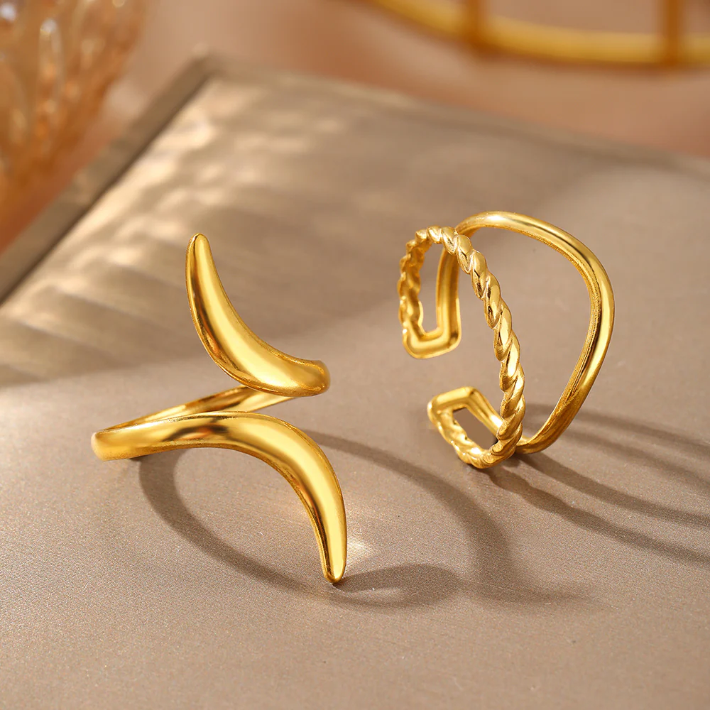 2pc Crescent Curve Gold Ring Set - Image 2