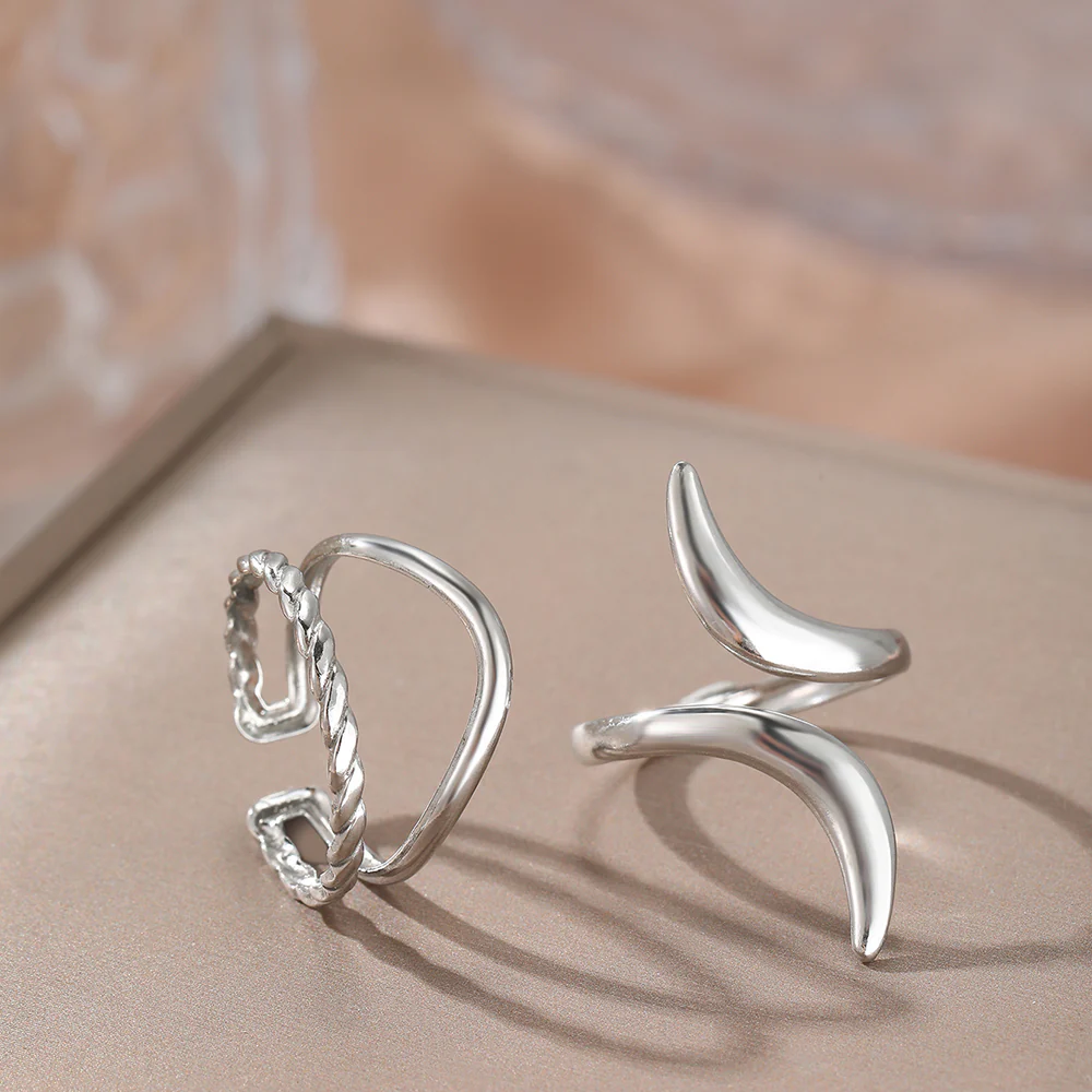 2pc Crescent Curve Gold Ring Set - Image 3