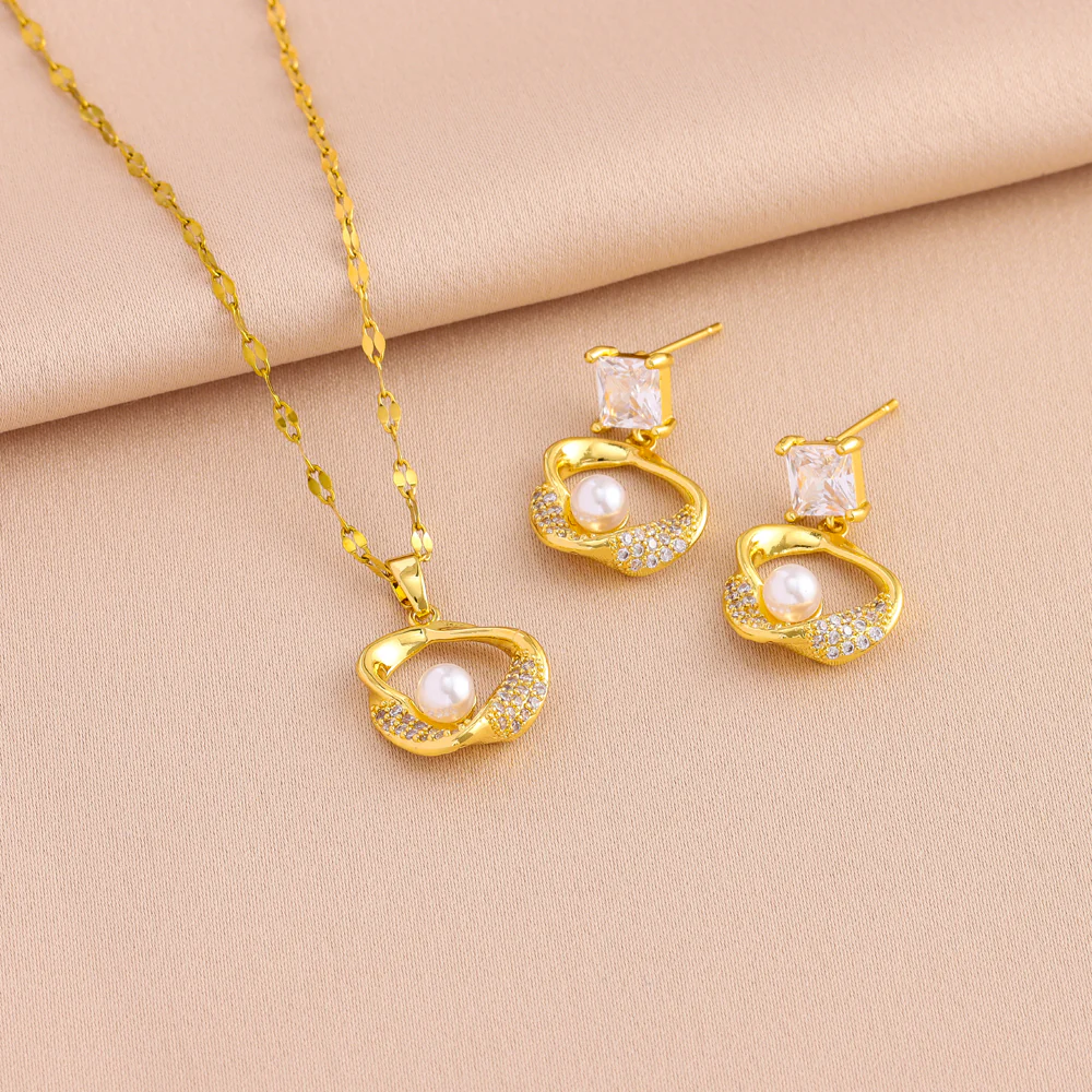 2pc Crystal Heart Pendant Necklace & Earrings Set - Image 2