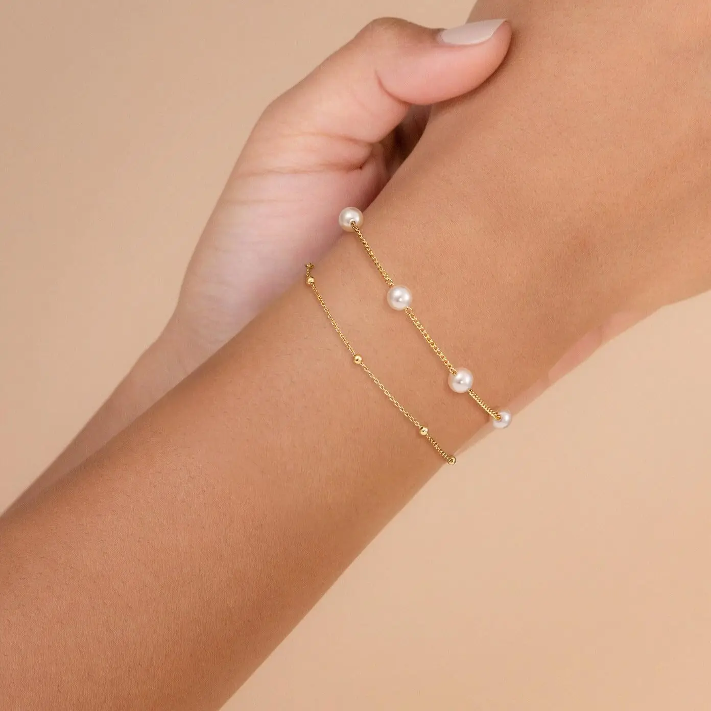 2pc Dainty Pearl & Gold Chain Bracelet Set - Image 3