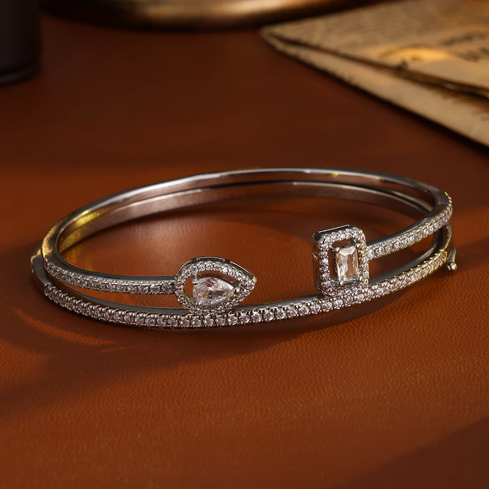 2pc Elegant Zircon Gold Bangle Set - Image 4