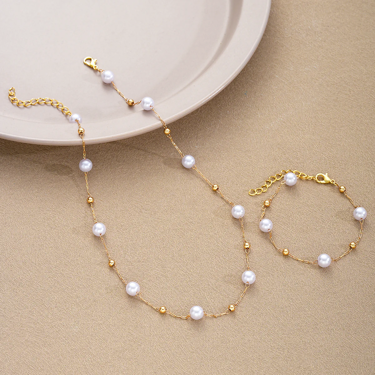 2pc Gold Beaded Pearl Necklace & Bracelet Set - Image 3