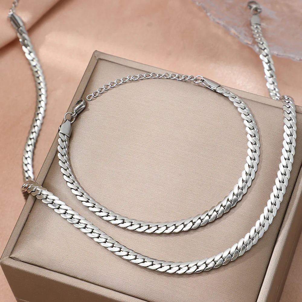 2pc Gold Cuban Chain Necklace & Bracelet Set - Image 4