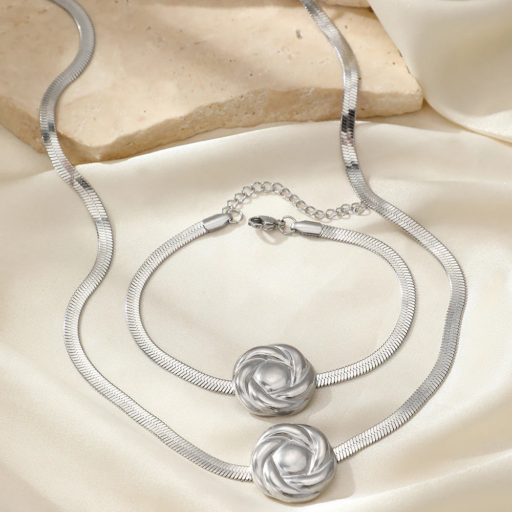 2pc Twisted Medallion Necklace & Bracelet Set - Image 4