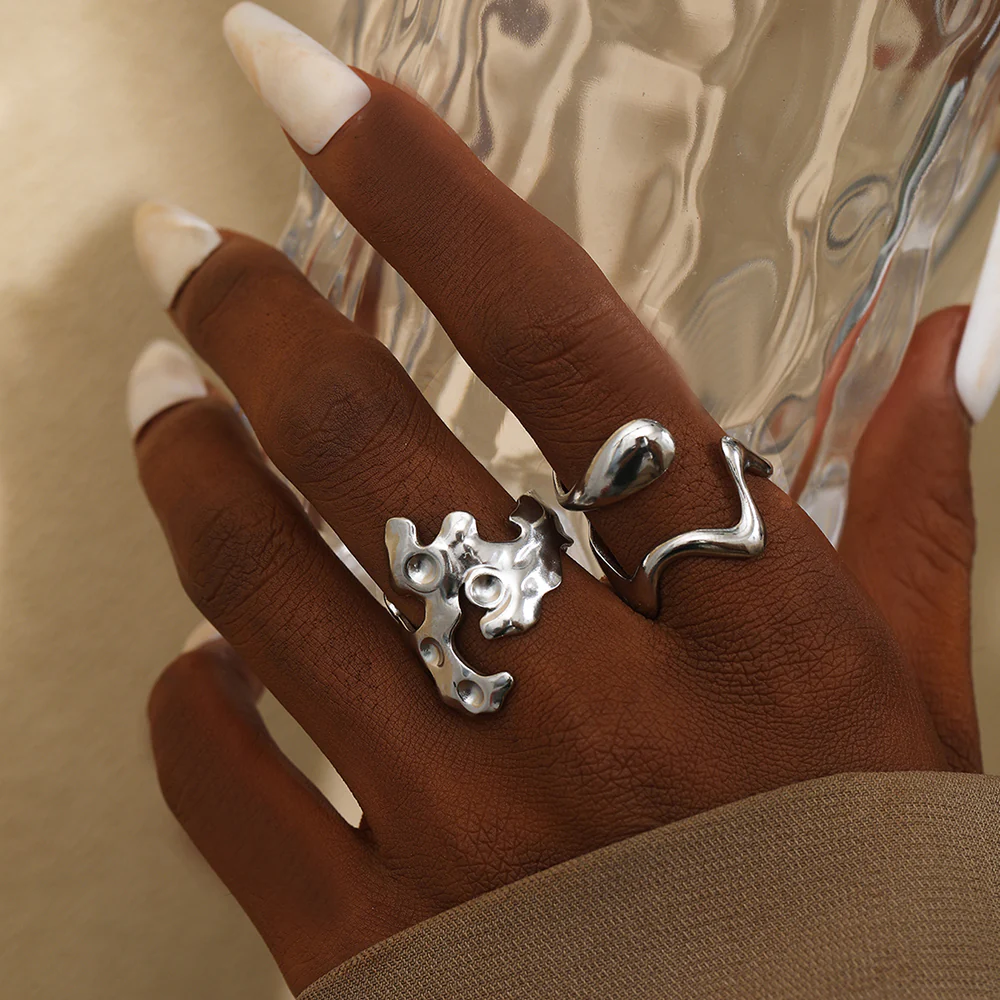 2pc Wavy & Textured Gold Ring Set - Image 2