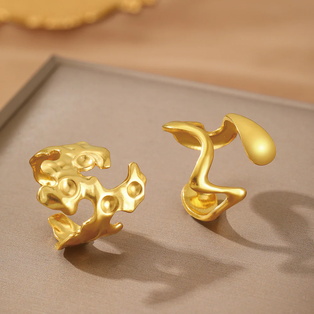 2pc Wavy & Textured Gold Ring Set - Image 3