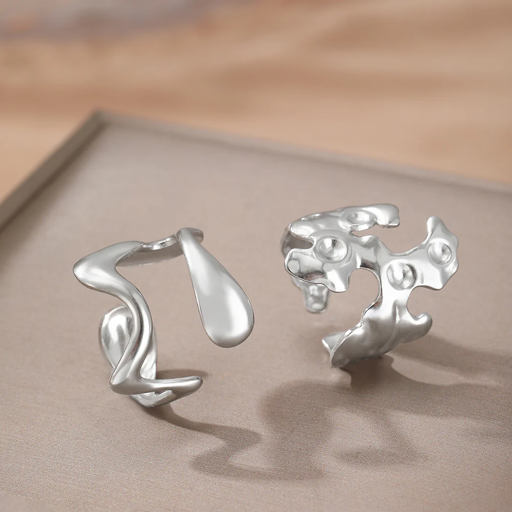 2pc Wavy & Textured Gold Ring Set - Image 4