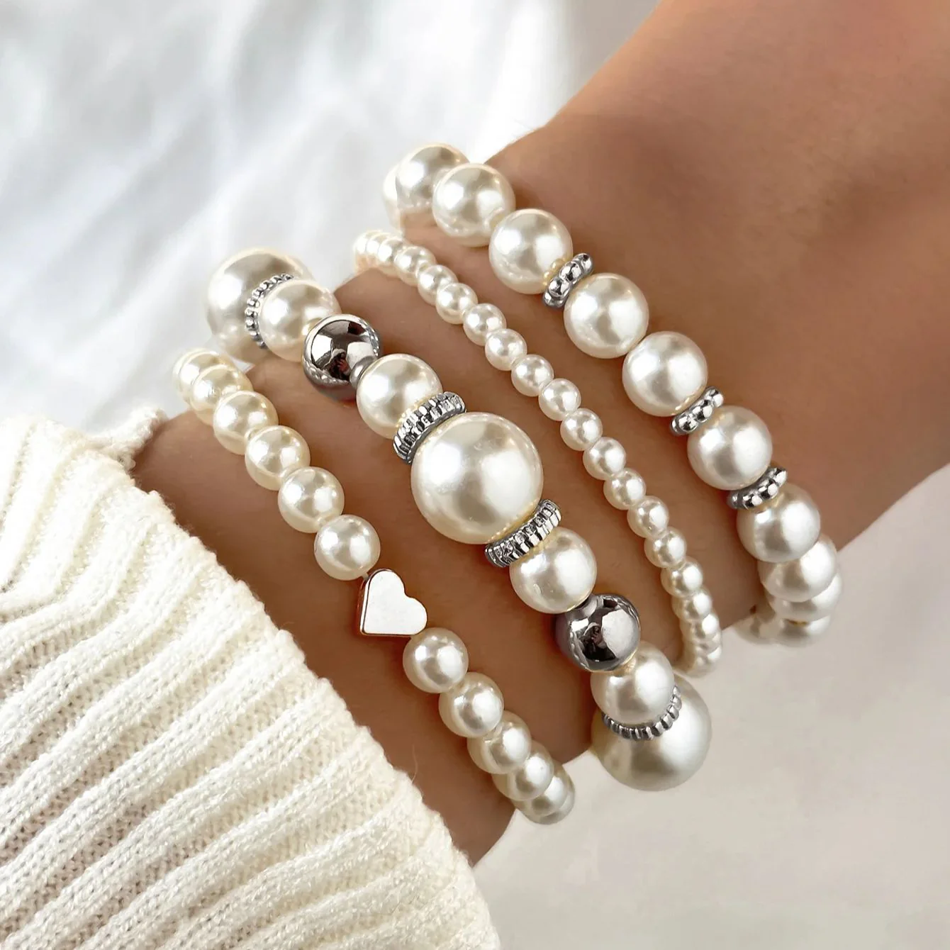 3-Color Boho Pearl & Heart Beaded Bracelet Set - Image 2