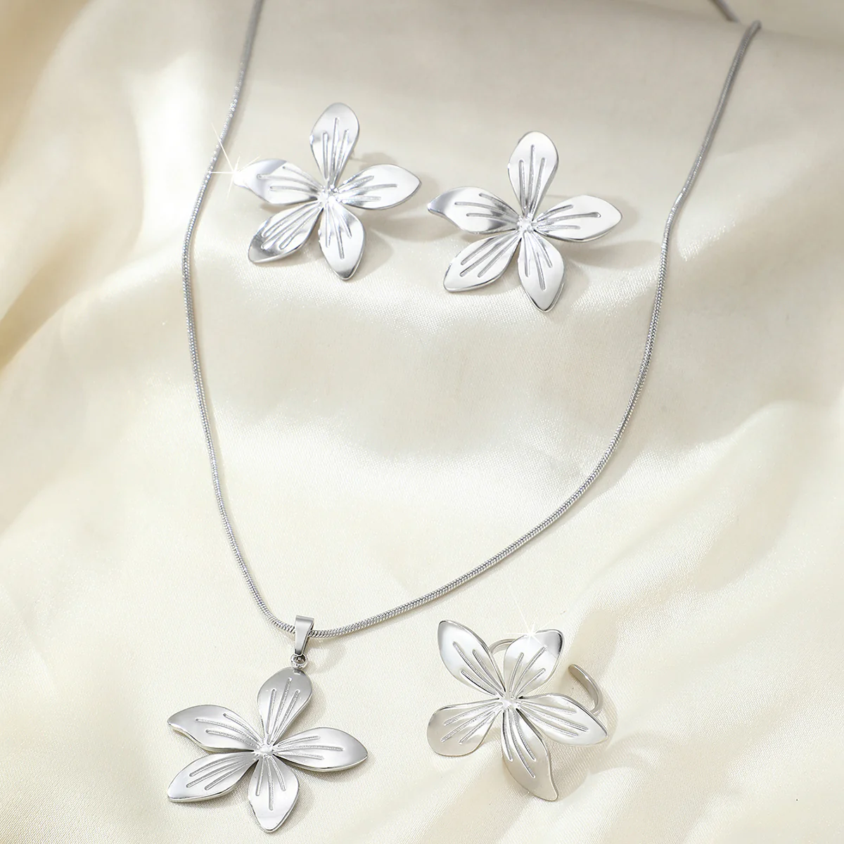 3pc Bold Petal Jewelry Set - Image 3