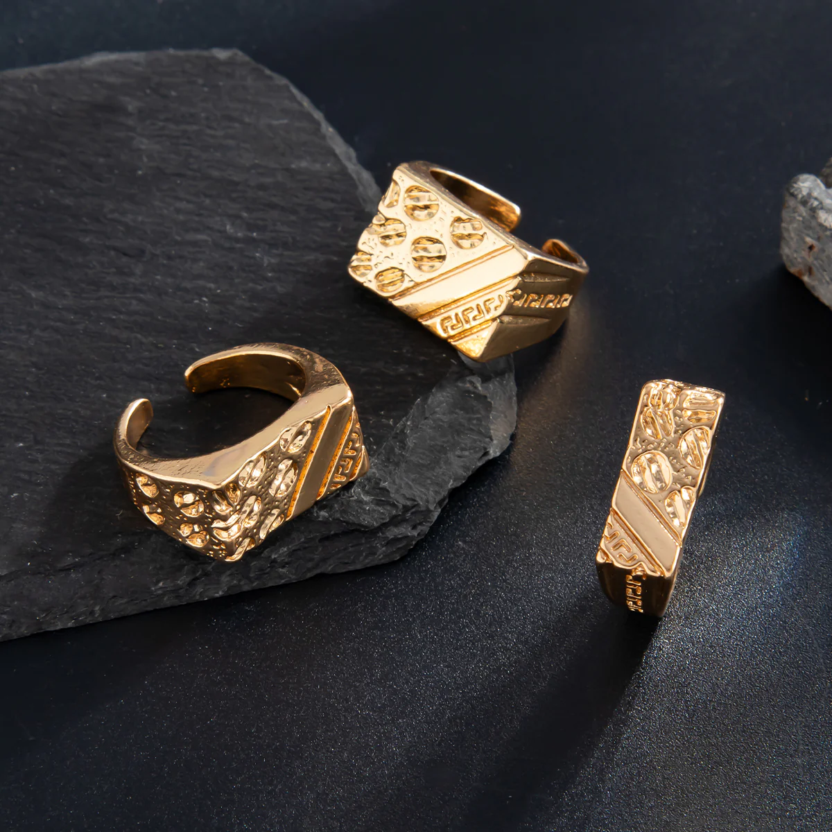 3pc Chunky Vintage Gold Ring Set - Image 3