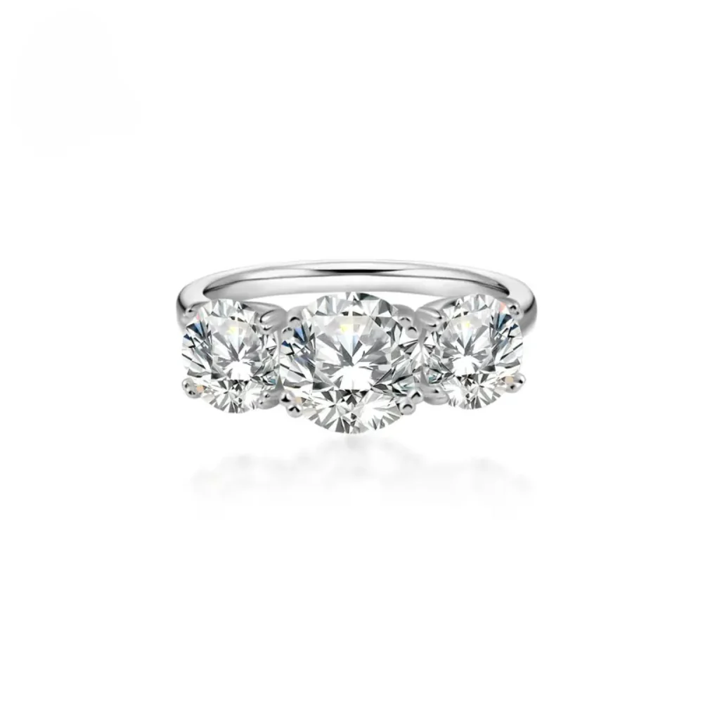 4ct Three Stone Ring - Image 2