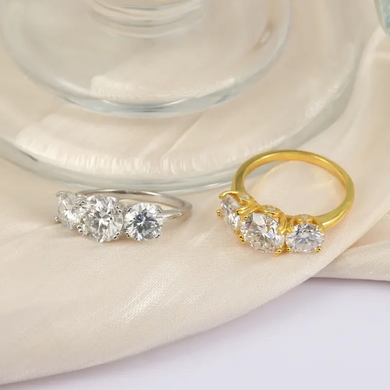 4ct Three Stone Ring - Image 5