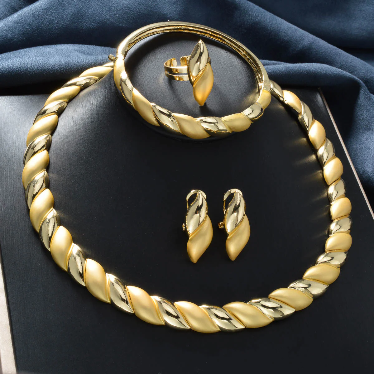 4pc Chunky Twist Jewelry Set - Image 3