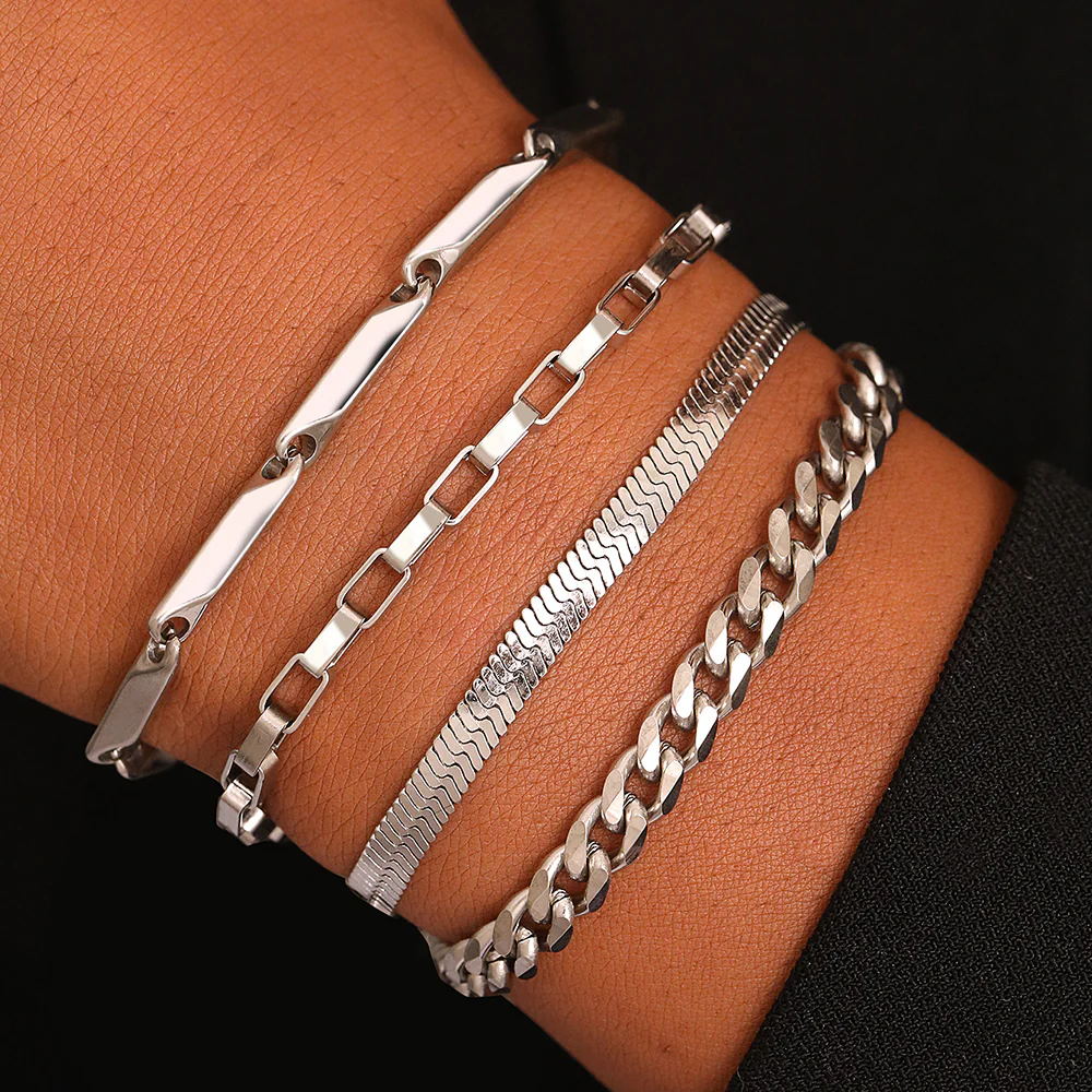 4pc Classic Chain Gold Bracelet Set - Image 2