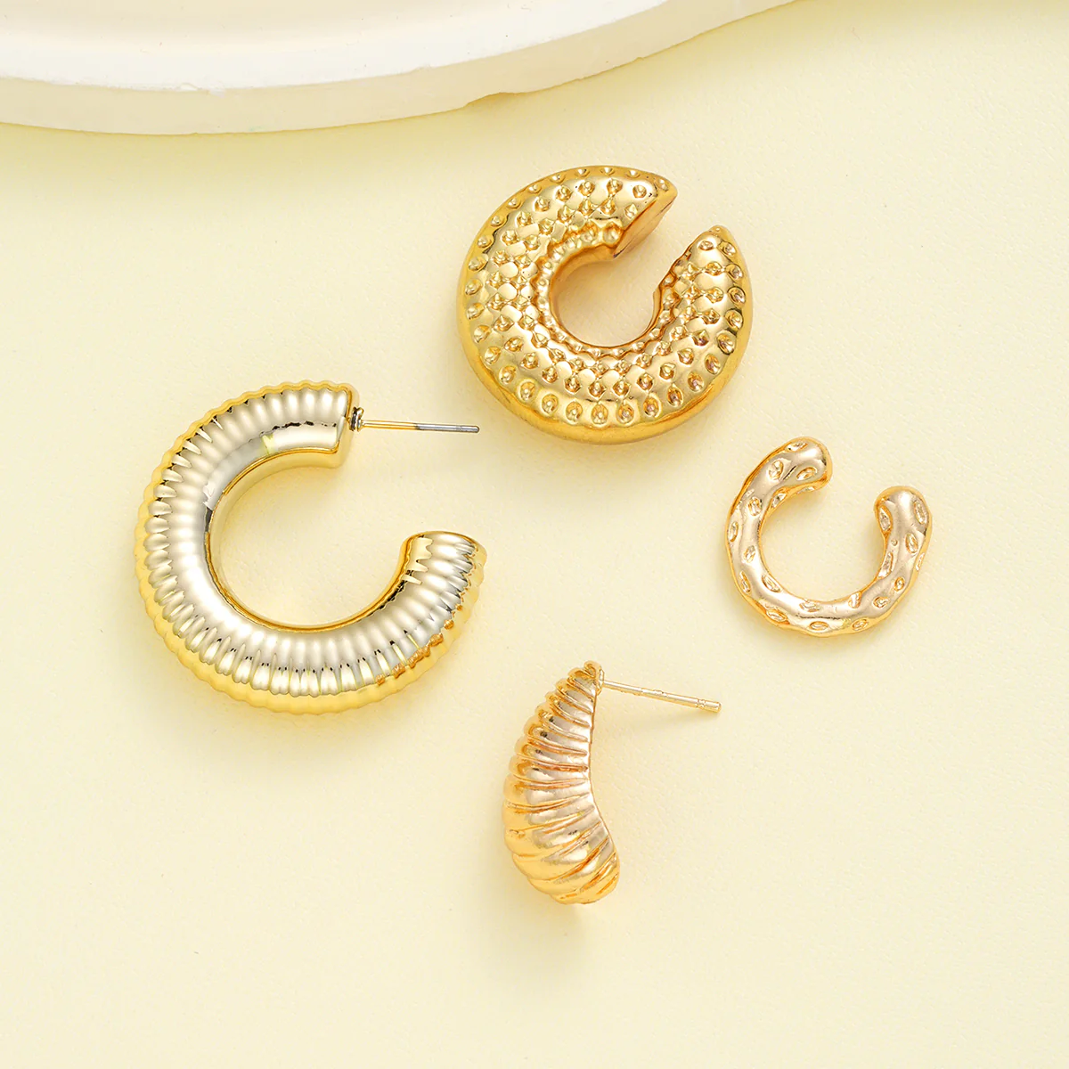 4pc Textured Chunky Gold Earring Set - Image 2
