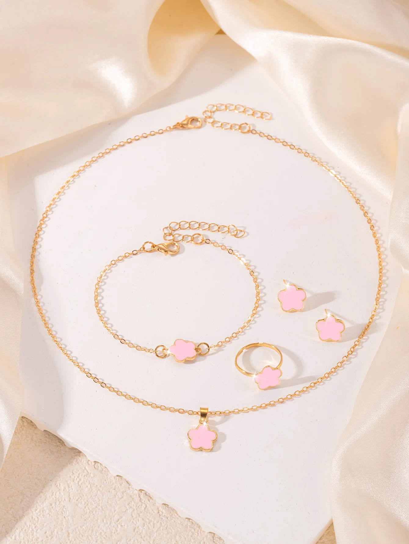 4pc White Clover Jewelry Set - Image 6