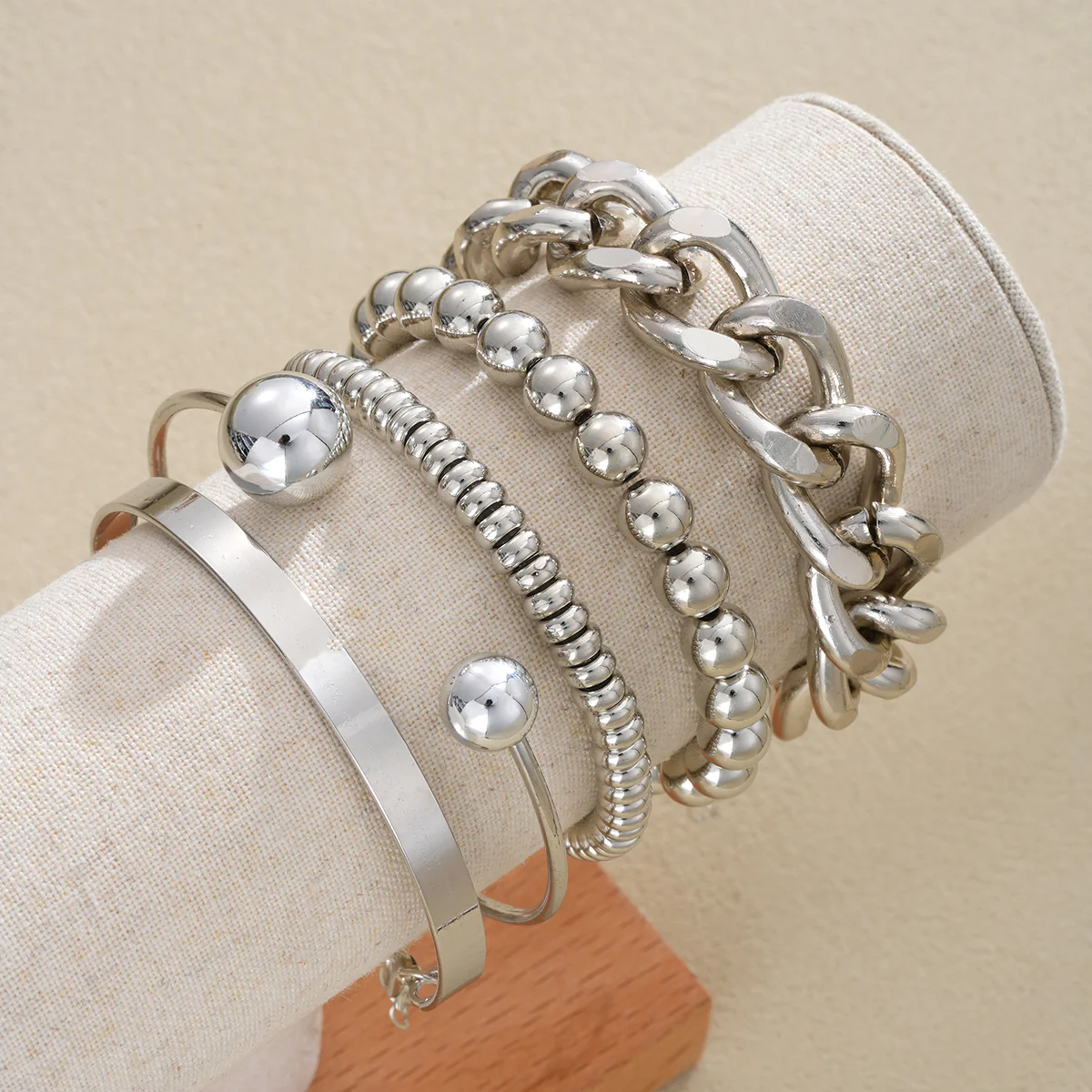 5pc Chunky & Pearl Bracelet Set - Image 4