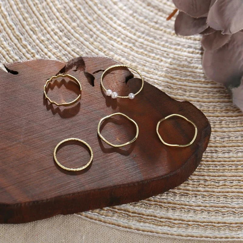 5pc Wavy Pearl Combo Ring Set - Image 3