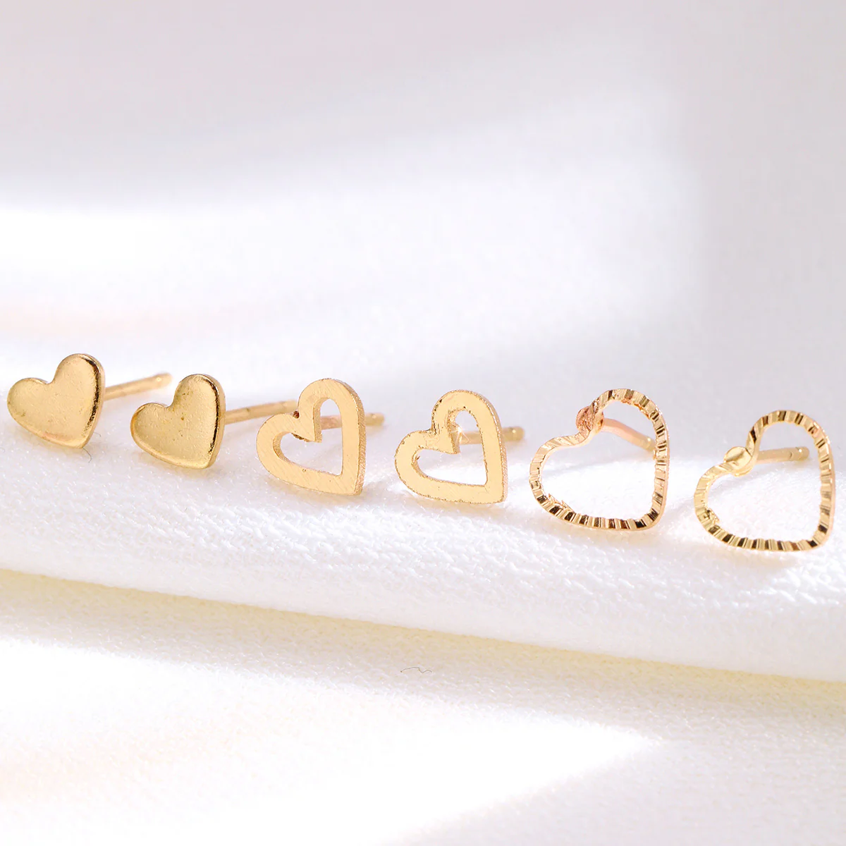 6pc Gold Heart Stud Earring Set - Image 2