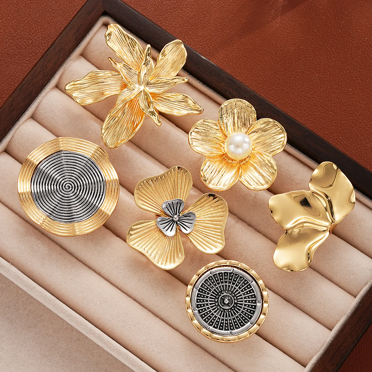6pc Oversized Floral & Abstract Ring Set - Image 3