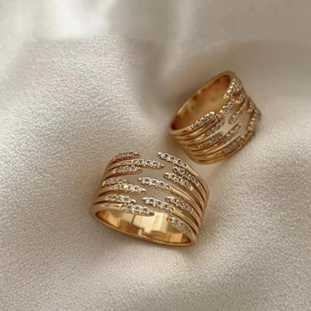 Asymmetric Rhinestone Splitting Wave Ring - Image 4