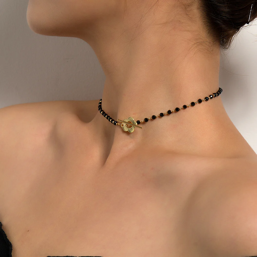 Black Bead Clover Toggle Choker - Image 8