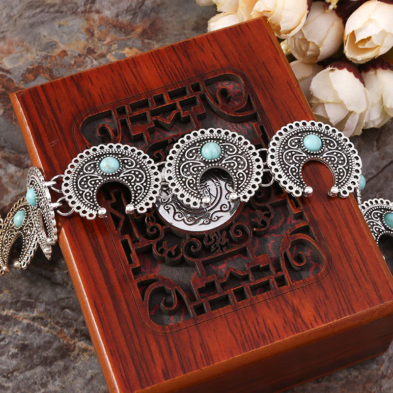 Boho Crescent Turquoise Choker - Image 4