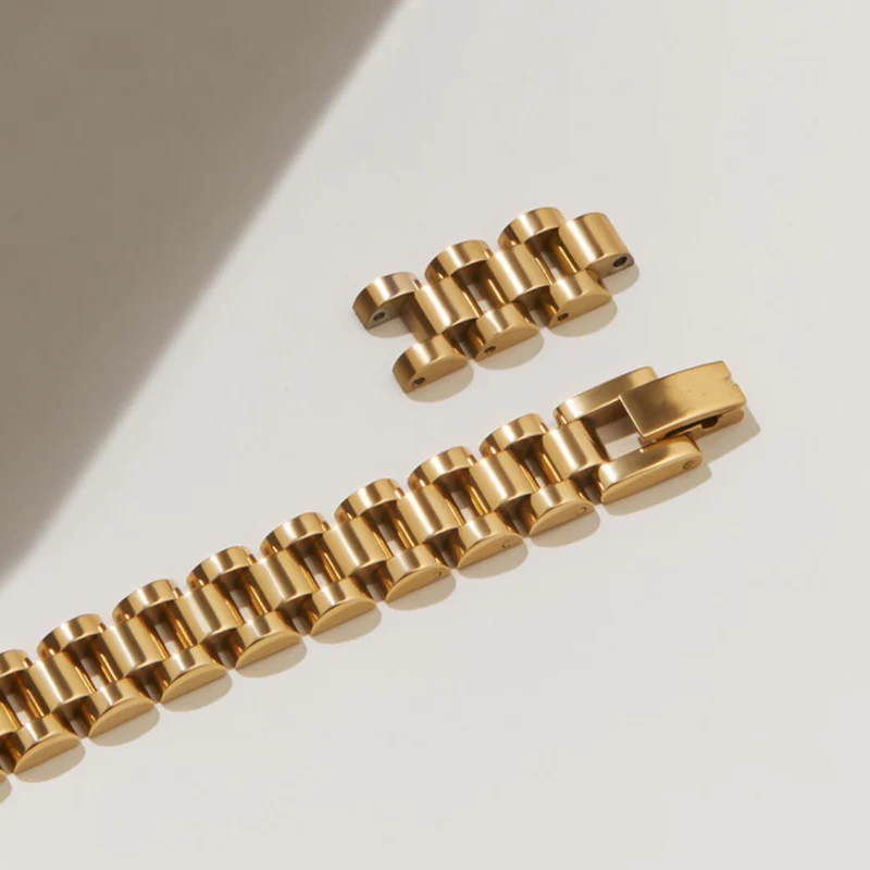 Bold Link Chain Bracelet - Image 4