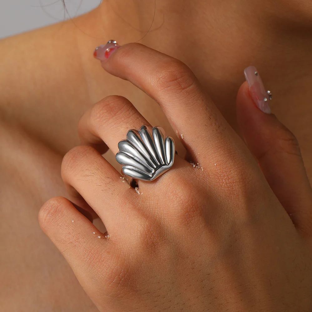 Bold Shell Statement Ring - Image 2