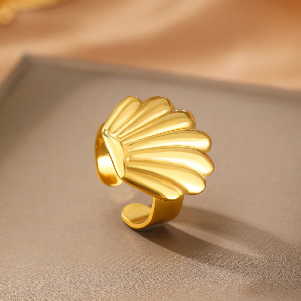 Bold Shell Statement Ring - Image 3
