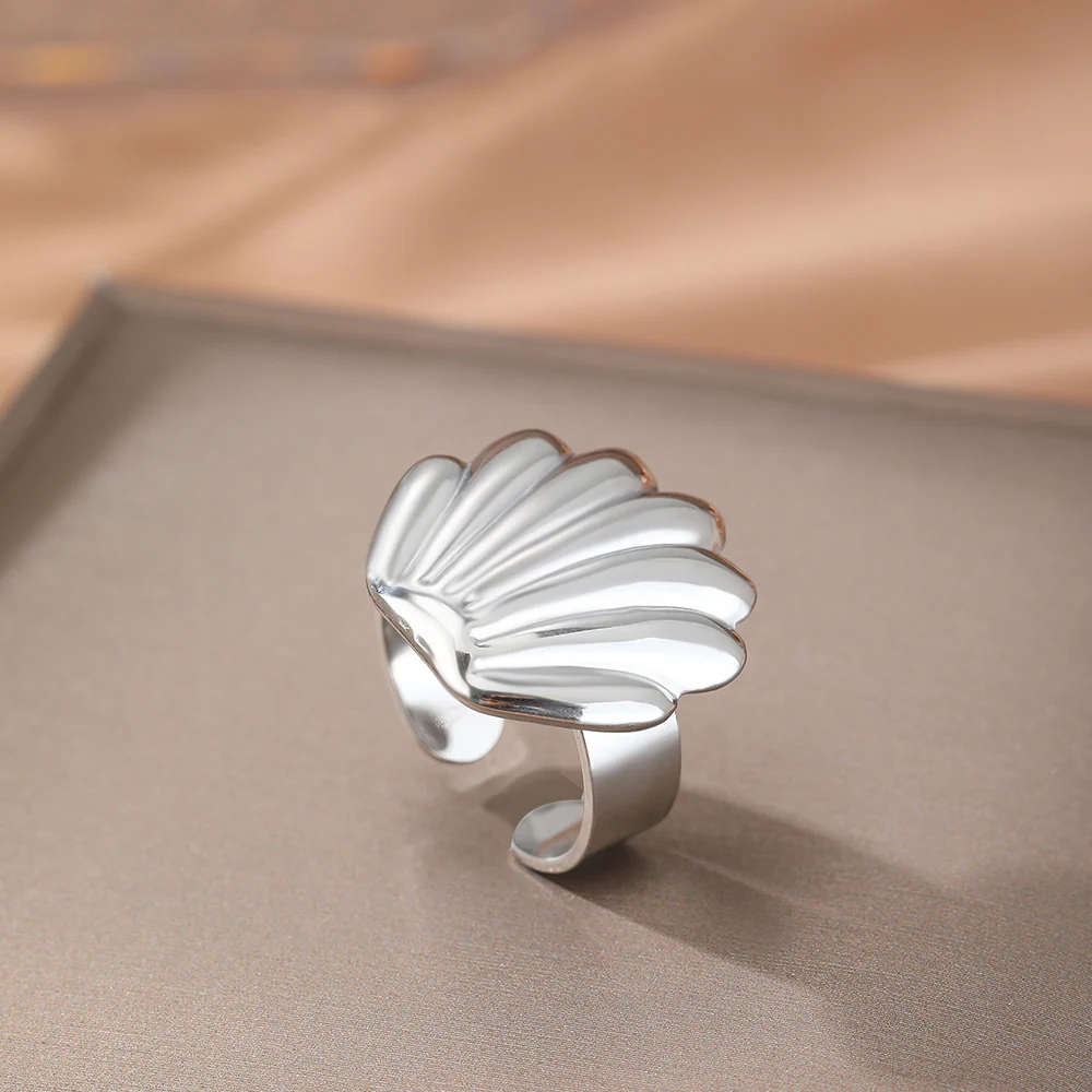Bold Shell Statement Ring - Image 4