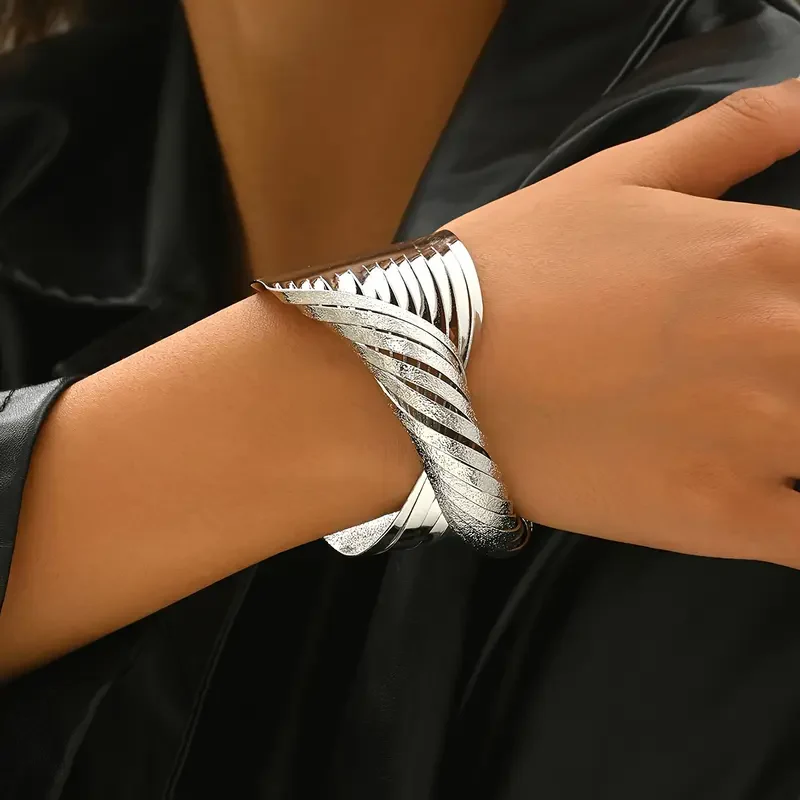 Bold Twisted Bracelet - Image 2