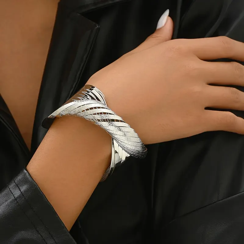 Bold Twisted Bracelet - Image 3