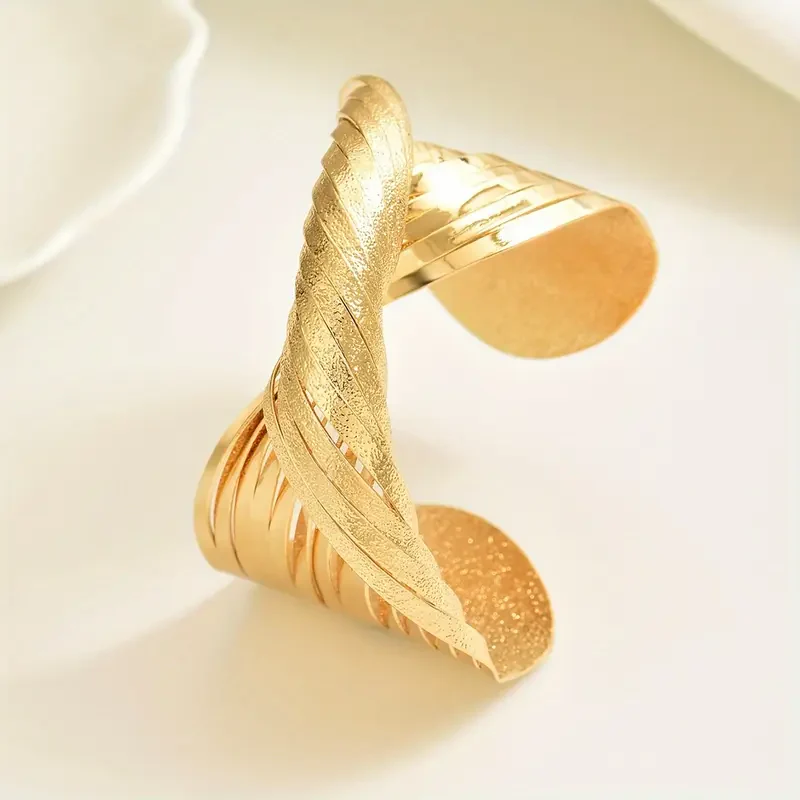 Bold Twisted Bracelet - Image 5