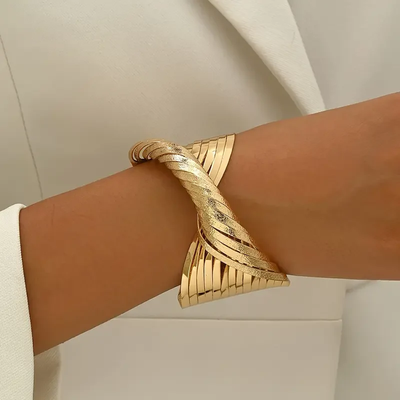 Bold Twisted Bracelet - Image 7