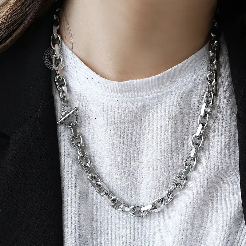 Cable Chain Toggle Necklace - Image 2