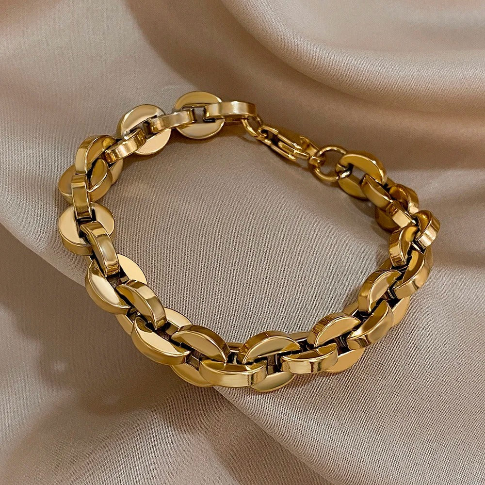 Chunky Cuban Chain Bracelet - Image 3