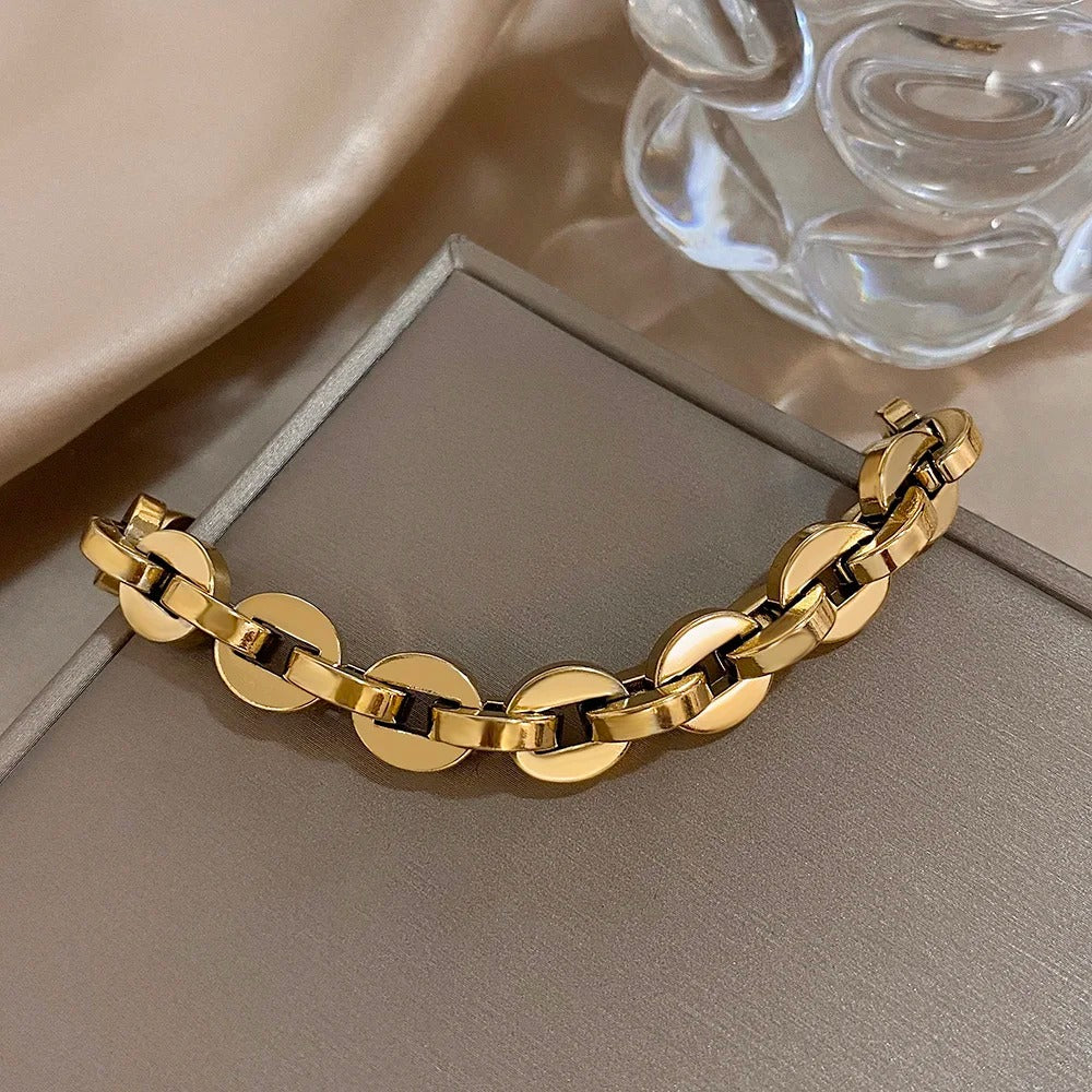 Chunky Cuban Chain Bracelet - Image 4