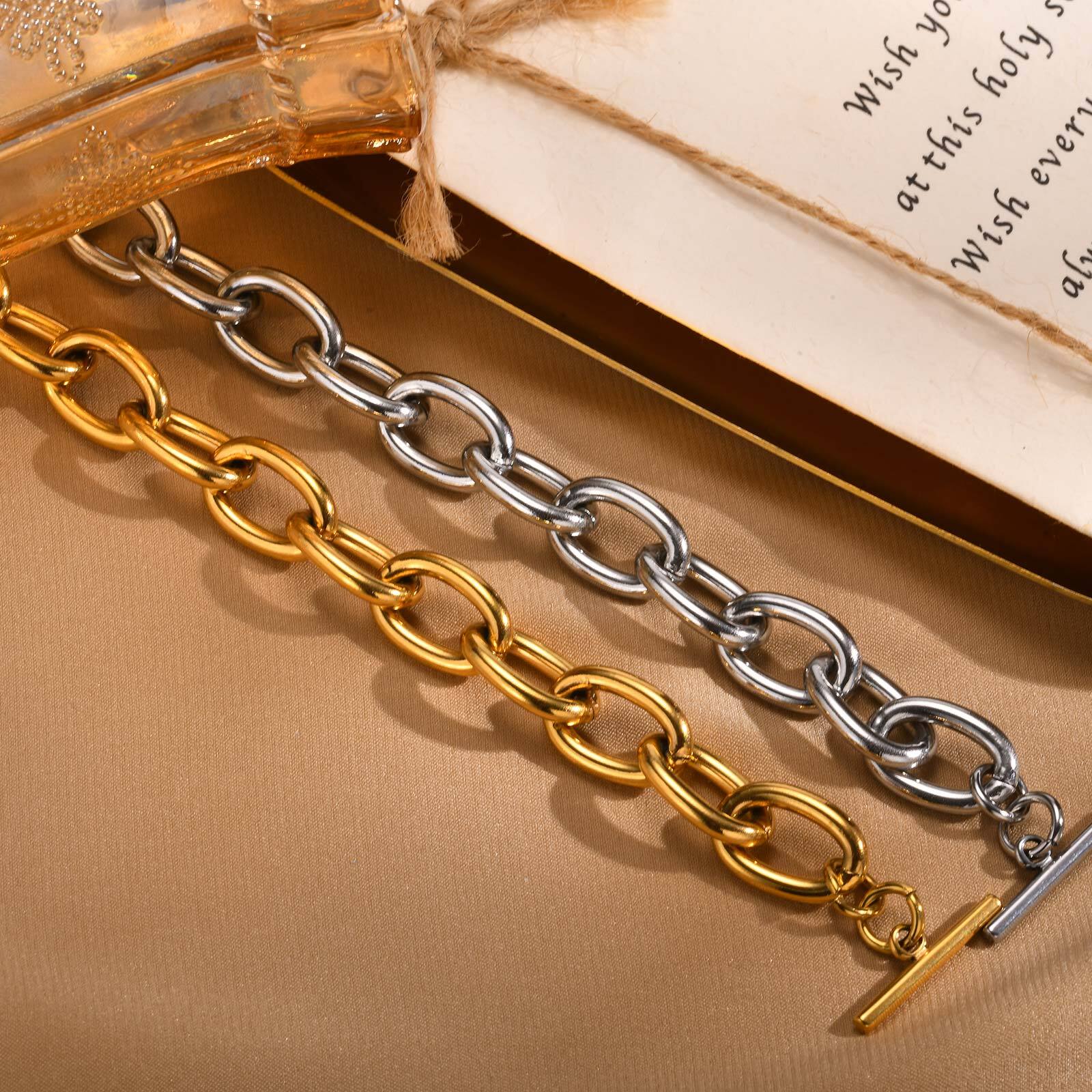Chunky Gold Toggle Clasp Bracelet - Image 4