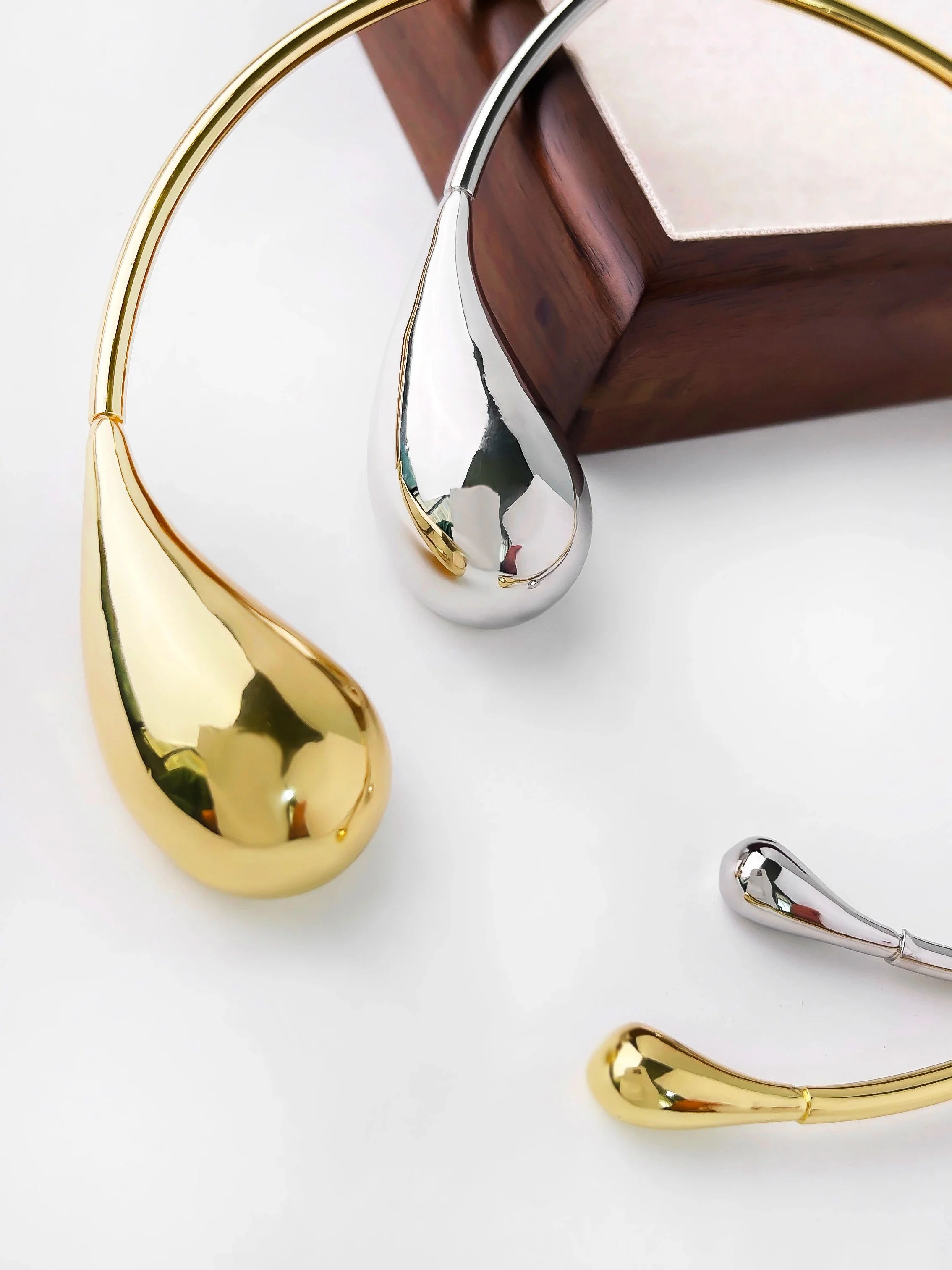 Chunky Water Drop Open Necklace - Image 5