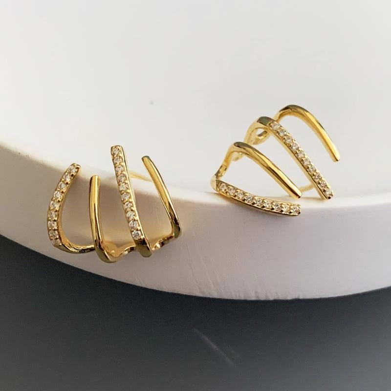 Dainty Claw Earrings - Image 4