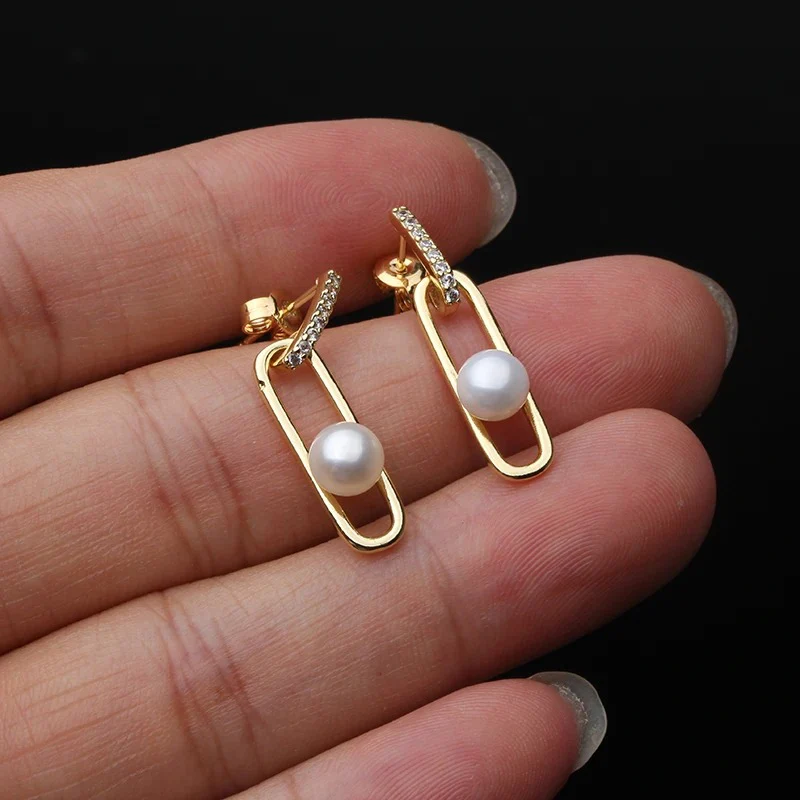 Dainty Pearl Necklace & Earrings Set - Image 3