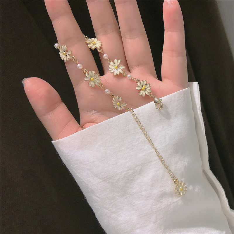 Daisy Drop Mismatched Earrings - Image 2