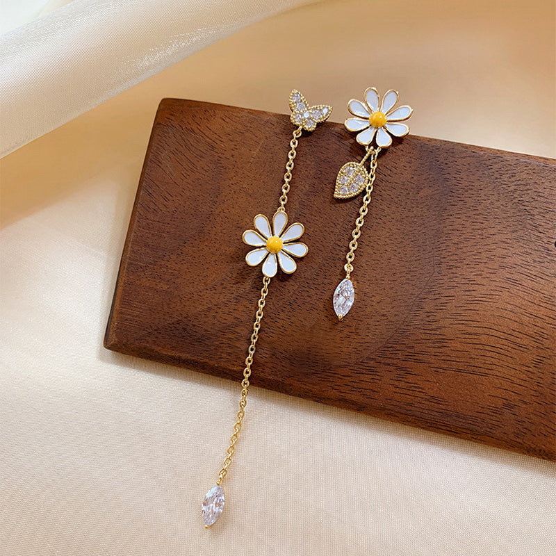 Daisy Drop Mismatched Earrings - Image 3