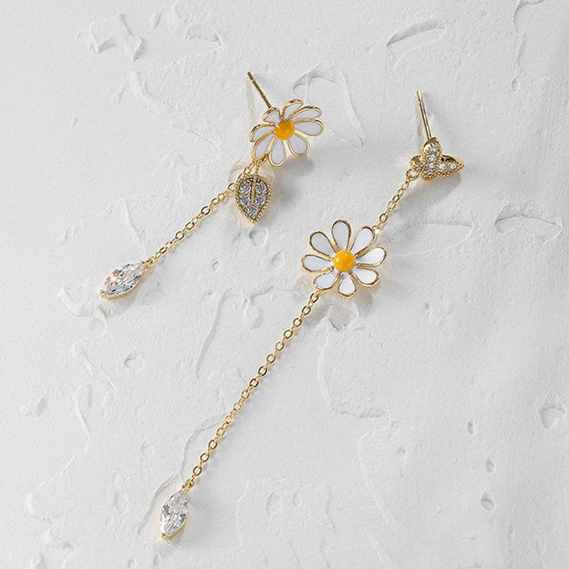 Daisy Drop Mismatched Earrings - Image 4