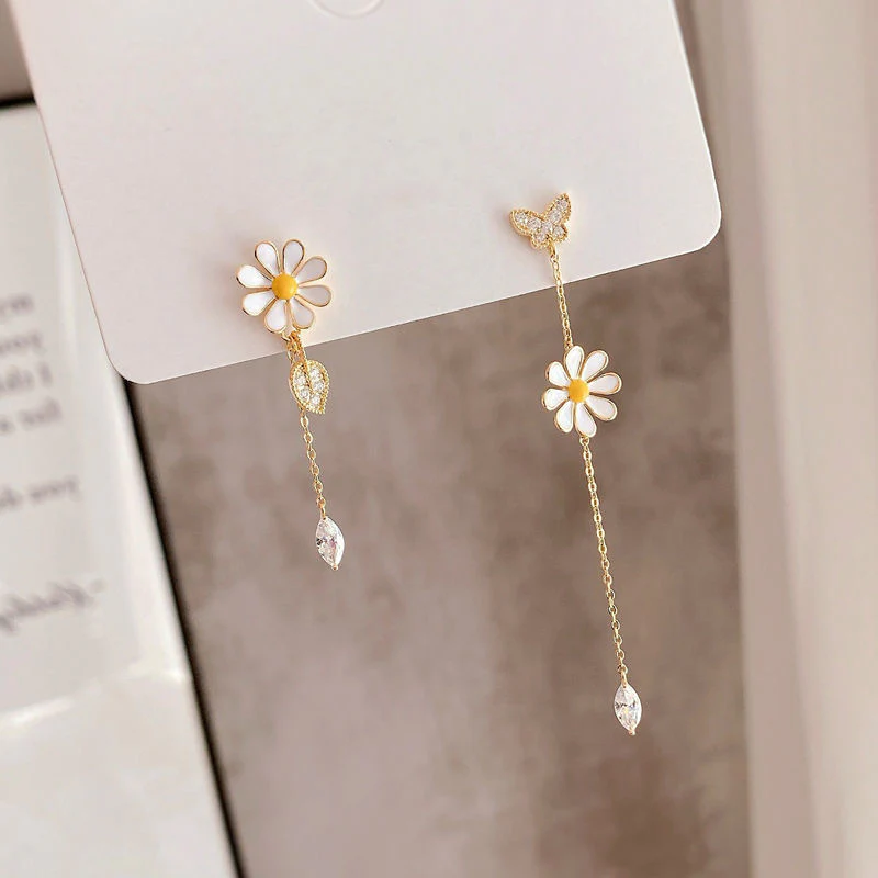 Daisy Drop Mismatched Earrings - Image 5