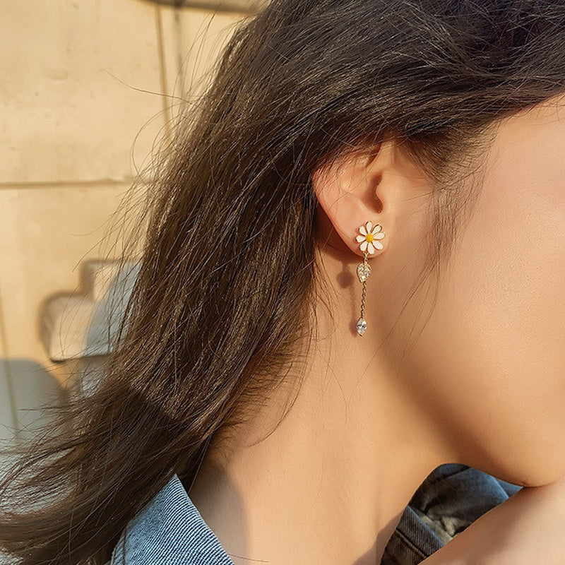 Daisy Drop Mismatched Earrings - Image 6