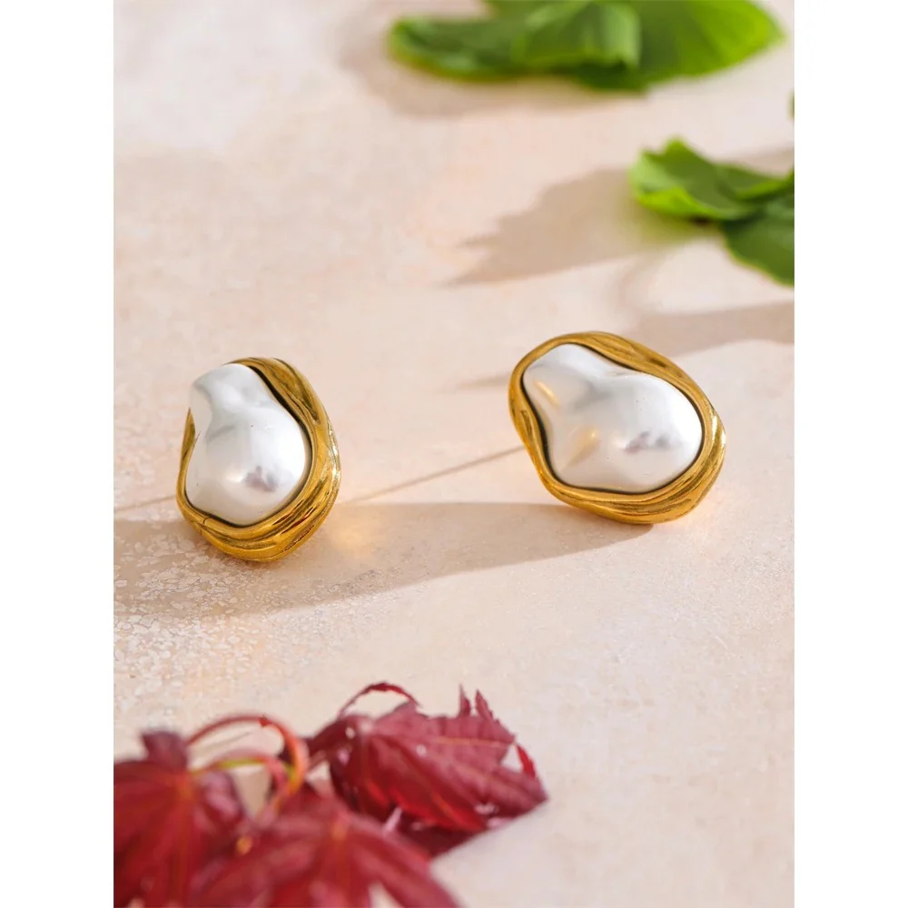 Elegant Chunky Pearls Necklace & Earring Set - Image 6